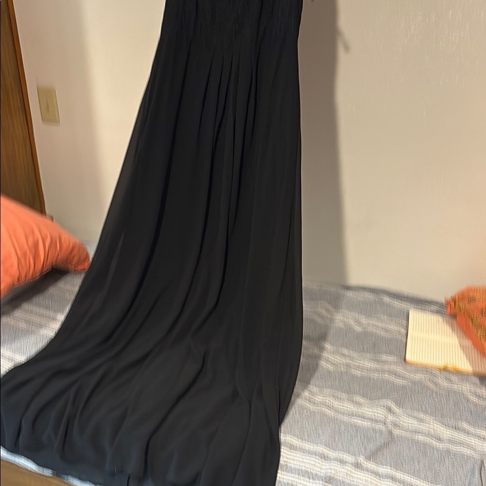 Elegant Black Lace Evening Dress - Picture 2 of 5